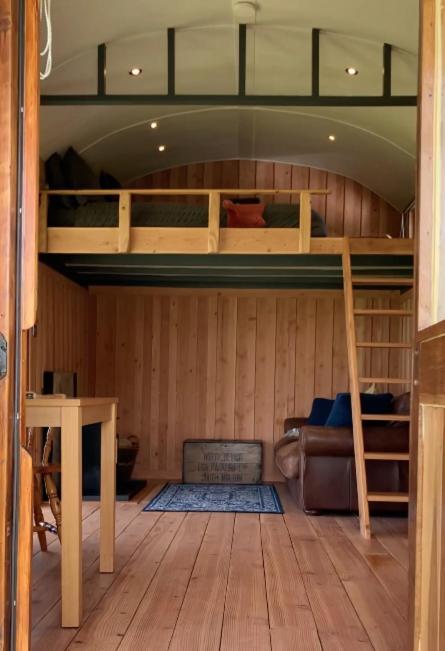 Shepherds Hut In A Private Meadow With Sea Views Hartland Exterior photo